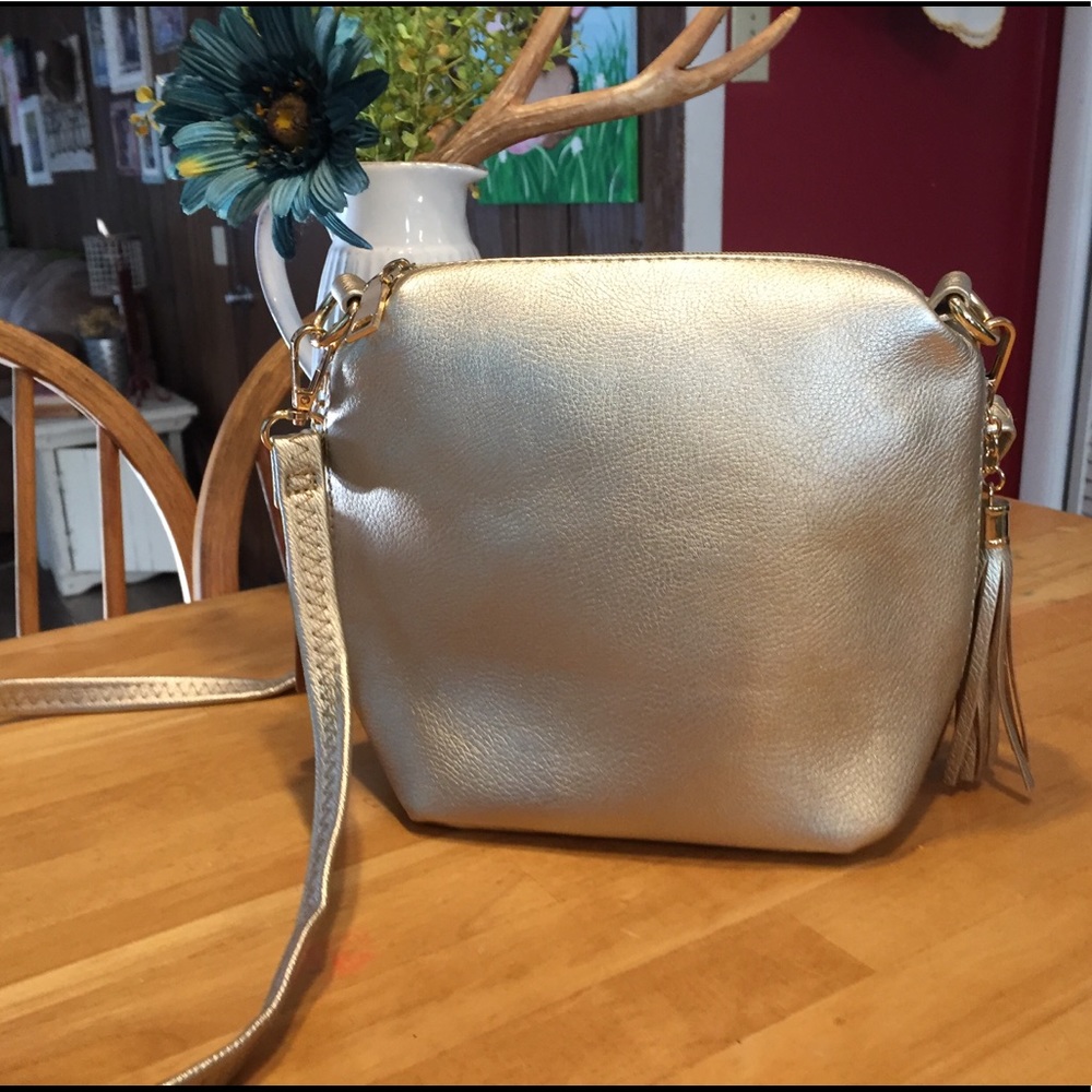 Metallic gold bag 💛💛